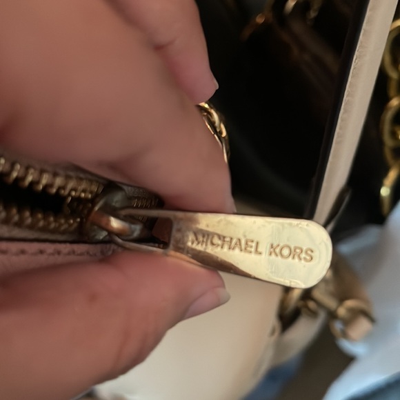 Michael Kors Jet Set Crossbody - Picture 9 of 9